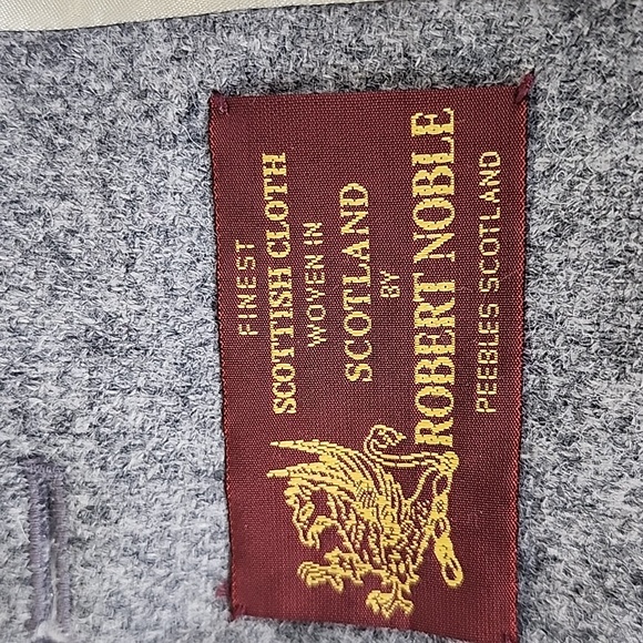 J. Crew 100% Scottish wool by Robert Noble gray 3 button 3 pocket blazer Size 6 - Picture 9 of 11